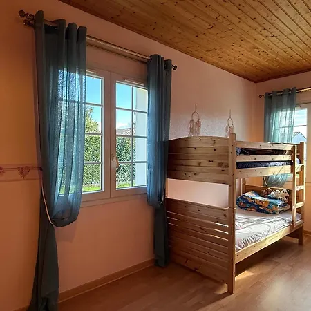 Vakantiehuis Maison Familiale Proche Plages Et Commerces Avec Jardin - Fr-1-778-48 *