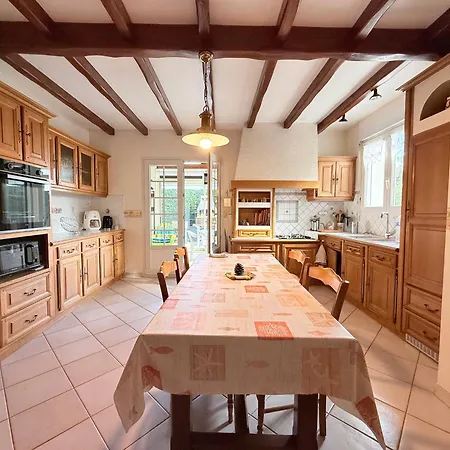 Vakantiehuis Maison Familiale Proche Plages Et Commerces Avec Jardin - Fr-1-778-48 *